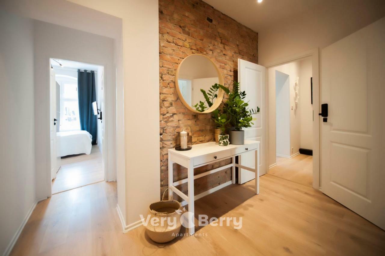 Very Berry - Glogowska 35A - Mtp Apartments - Self Check In 24H พอซนาน ภายนอก รูปภาพ