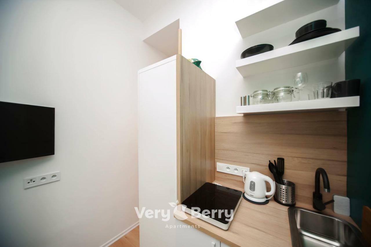Very Berry - Glogowska 35A - Mtp Apartments - Self Check In 24H พอซนาน ภายนอก รูปภาพ