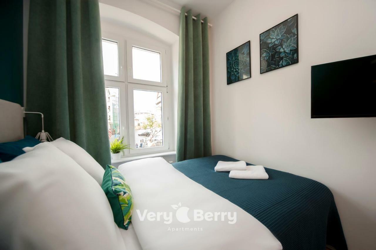 Very Berry - Glogowska 35A - Mtp Apartments - Self Check In 24H พอซนาน ภายนอก รูปภาพ