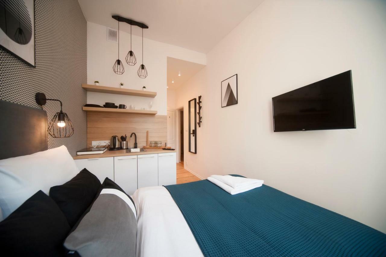 Very Berry - Glogowska 35A - Mtp Apartments - Self Check In 24H พอซนาน ภายนอก รูปภาพ