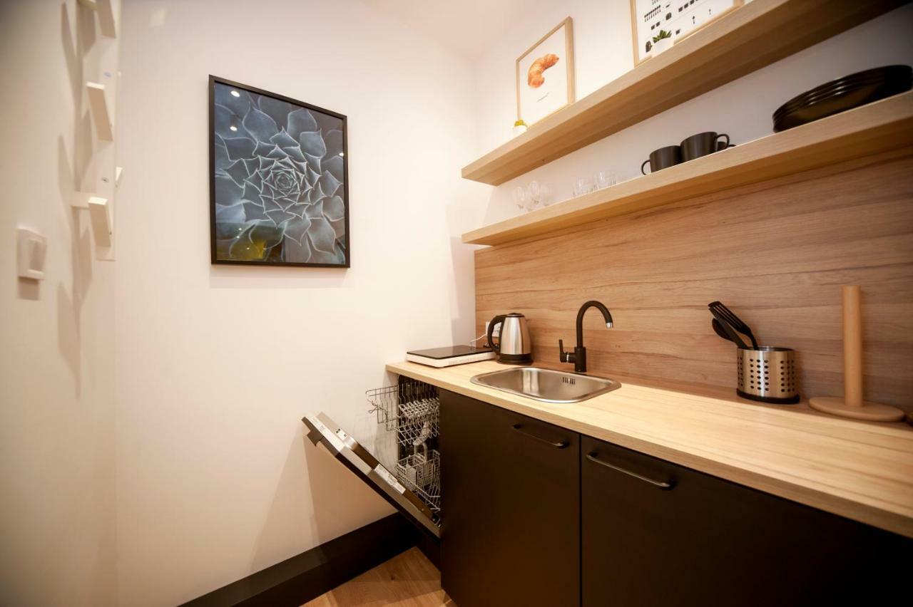 Very Berry - Glogowska 35A - Mtp Apartments - Self Check In 24H พอซนาน ภายนอก รูปภาพ
