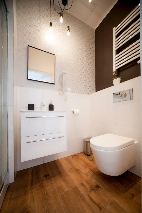 Very Berry - Glogowska 35A - Mtp Apartments - Self Check In 24H พอซนาน ภายนอก รูปภาพ