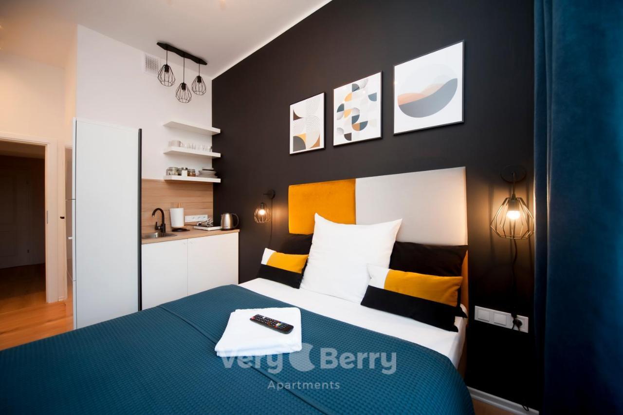 Very Berry - Glogowska 35A - Mtp Apartments - Self Check In 24H พอซนาน ภายนอก รูปภาพ
