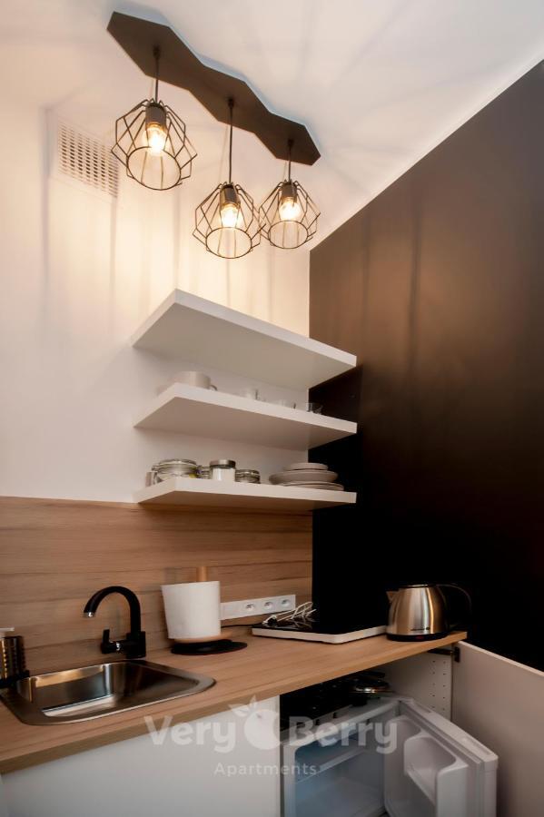 Very Berry - Glogowska 35A - Mtp Apartments - Self Check In 24H พอซนาน ภายนอก รูปภาพ