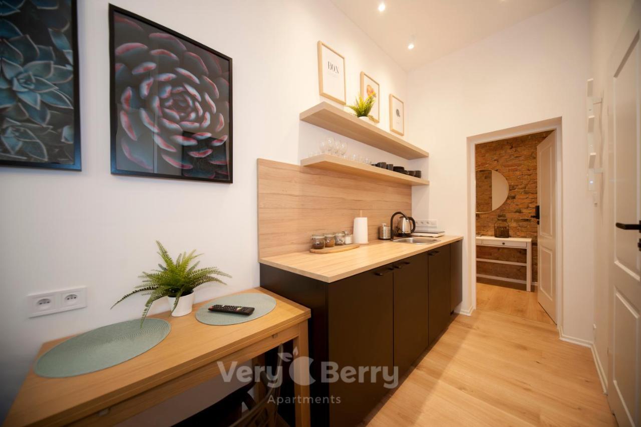 Very Berry - Glogowska 35A - Mtp Apartments - Self Check In 24H พอซนาน ภายนอก รูปภาพ