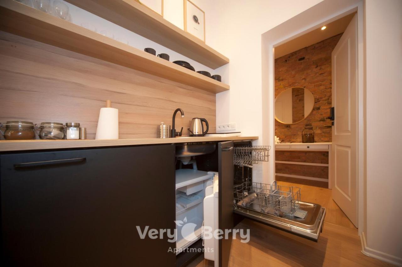 Very Berry - Glogowska 35A - Mtp Apartments - Self Check In 24H พอซนาน ภายนอก รูปภาพ