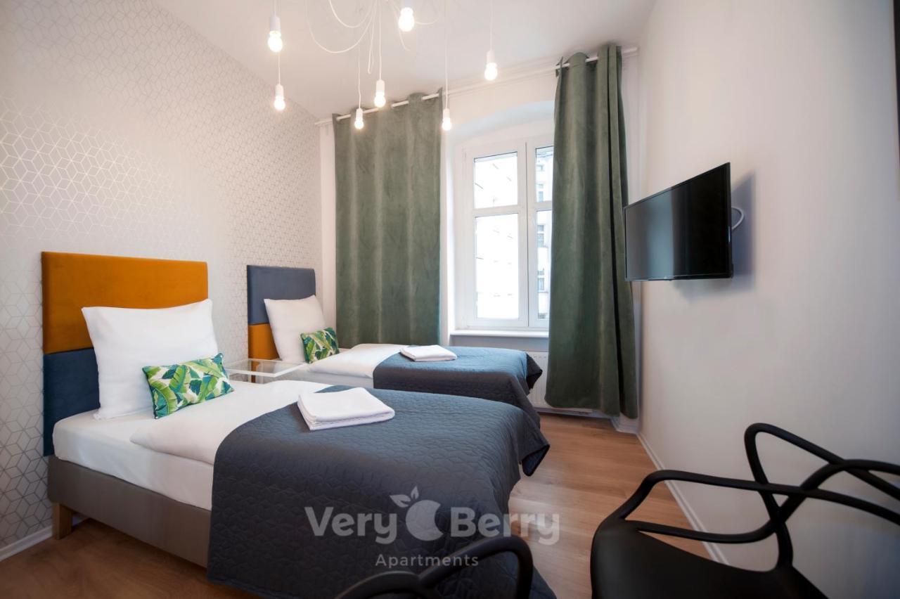 Very Berry - Glogowska 35A - Mtp Apartments - Self Check In 24H พอซนาน ภายนอก รูปภาพ
