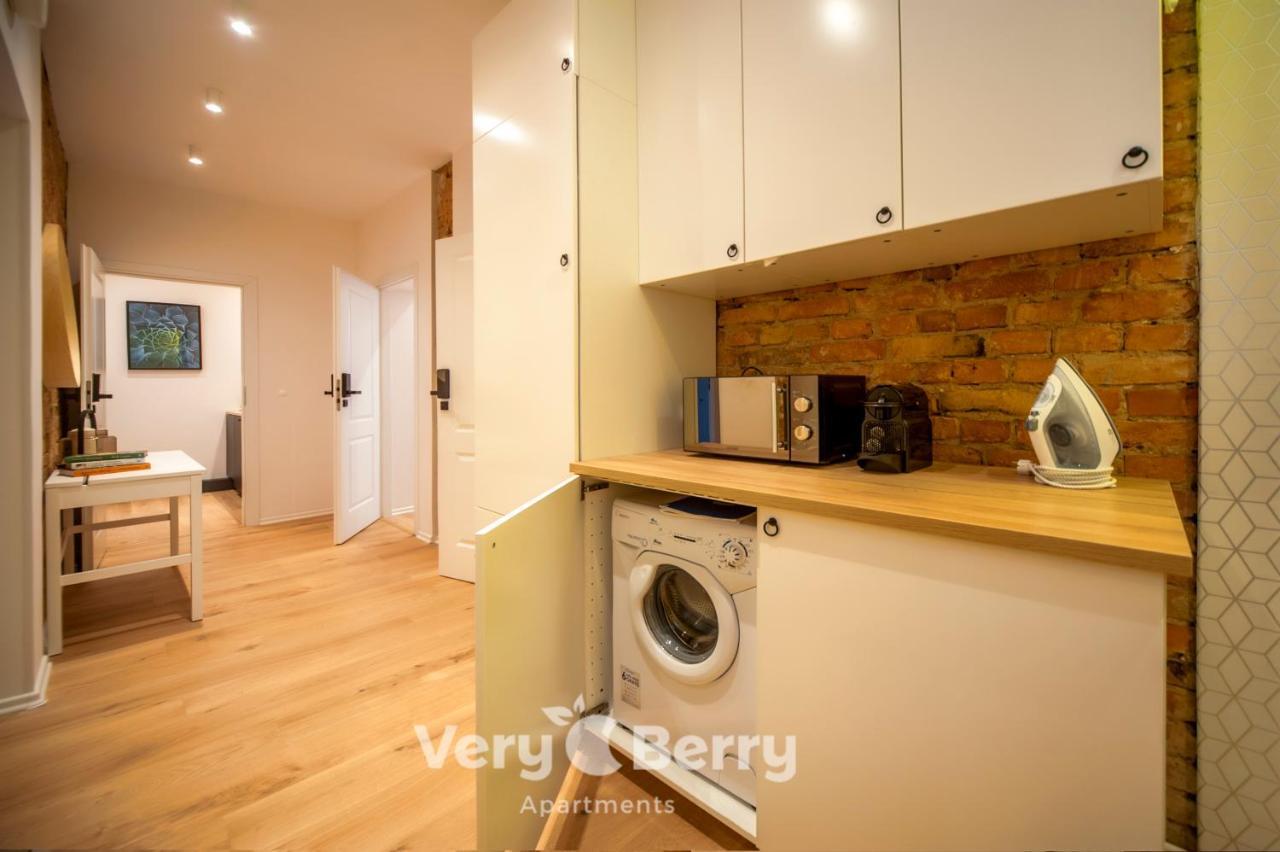 Very Berry - Glogowska 35A - Mtp Apartments - Self Check In 24H พอซนาน ภายนอก รูปภาพ